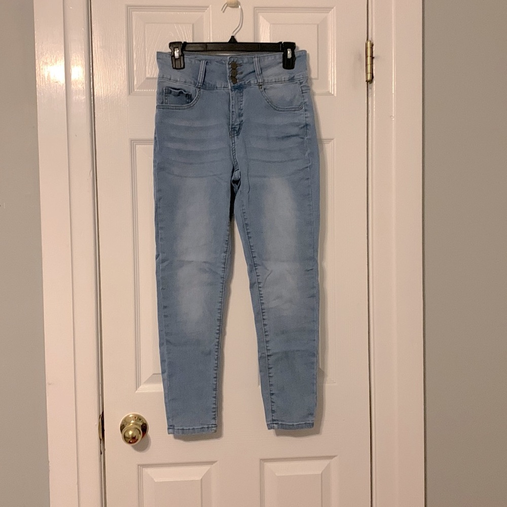 Women’s Medium distressed jeggings